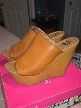 Fahrenheit Tan Platform Wedge Mules